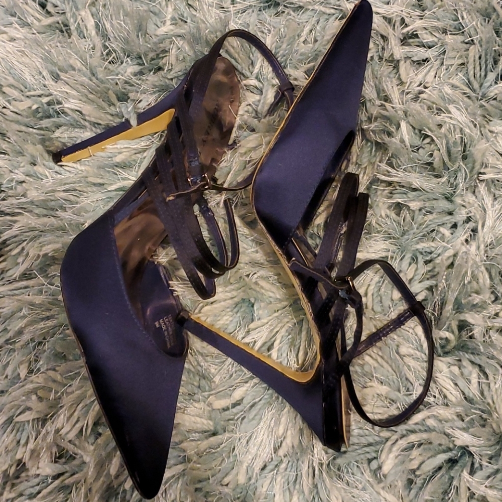 Pumps - Picture 4 of 4